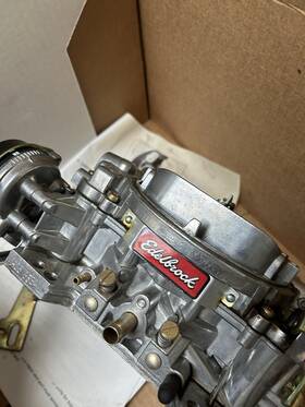 Auto Plus/edelbrock 180149 650cf Quad Carburetor And Chevy Gas Tank Kit Approx 2yrs Old