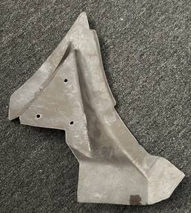 Chevrolet 327690 1973-82 Corvette Right Hand Front Fender Tip Top Surround Bonding Strip #327690