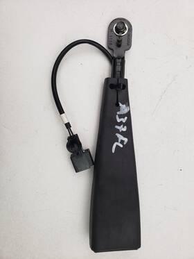 Chevrolet 621363000a Volt 2013 Front Left Seat Belt Receiver 22813753 A37