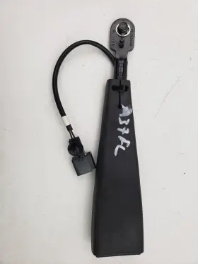 621363000a Chevrolet Volt 2013 Front Left Seat Belt Receiver 22813753 A37