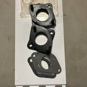 Datsun 16174-14600 Roadster R16 Carburetor Insulators And Gaskets
