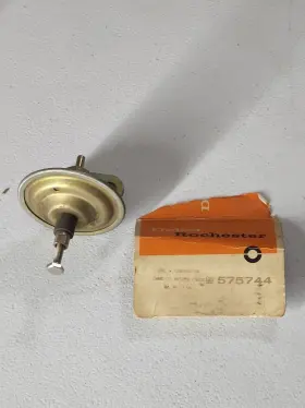 575744 Delco Rochester Nos 1959-63 Oldsmobile 2bbl Dash Pot Gm Carburetor Oem