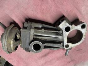 Ford D9te-9e589-ga 1979 F150 4.9 L Inline 6 Truck Single One Barrel Carb Spacer Egr Oem 79