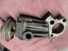 D9te-9e589-ga Ford 1979 F150 4.9 L Inline 6 Truck Single One Barrel Carb Spacer Egr Oem 79