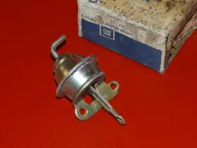 7030918 General Motors Nos Gm 1973-1975 Chevrolet Buick Oldsmobile Carburetor Vacuum Control