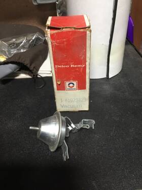 Gm Delco Remy 1973423 Nos Carburetor Vacuum Advance