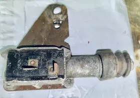 Gm Original 68 396 400 1968 Camaro Turbo Q-jet Kick Down Switch /bracket