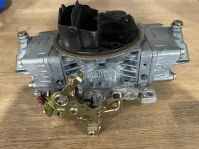 81670 Holley 090127595930 670 Cfm Street Avenger Carburetor. Used