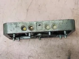 5705 Holley Carburetor Metering Block