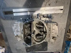 6r-3880 Holley 3880 Carb In Good Working Condition