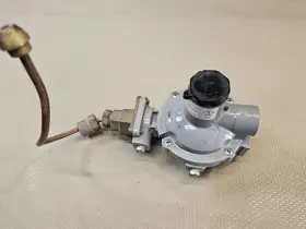Bq-988tw-28 Kosan 988tw-28 Compact Twin Stage Regulator 250psi To 9-13 Inch Wc Pol 3/4 Fpt Propane Bq-988tw-28 Kosan 988tw-28 Compact Twin Stage Regulator 250psi To 9-13 Inch Wc Pol 3/4 Fpt Propane