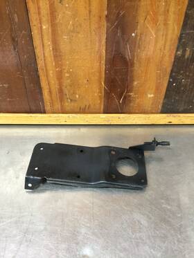 Mg Bhh1696 Mgb Original Stromberg Carburetor Heat Shield Mounting Plate Used. Kmg1446