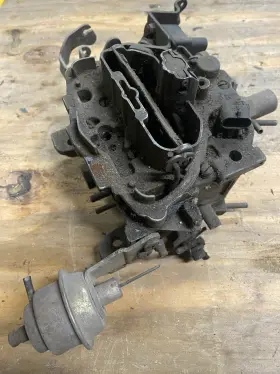 17081199 Rochester Dual Jet Carburetor. Missing Choke Housing