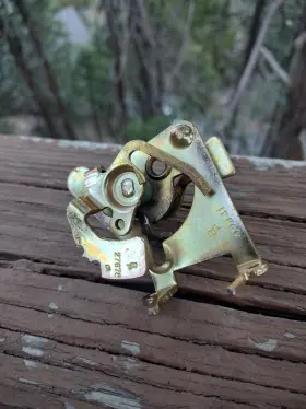 7042273 Rochester 1972 Firebird Trans Am Gto Ram Air Original Quadrajet Choke Bracket Oem 7042273 Rochester 1972 Firebird Trans Am Gto Ram Air Original Quadrajet Choke Bracket Oem