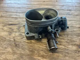 B9176696 Volkswagen 78 79 Vw Rabbit / Scirocco Mk1 Throttle Body 1.5 Fuel Injected Cis Manual Trans